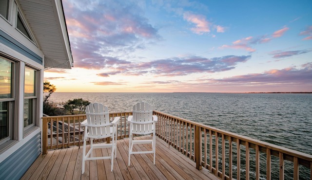 Charming Home with Stunning Views ! in Kill Devil Hills