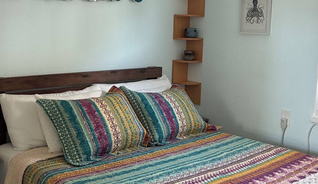 Charming pet friendly studio 350 feet away from the Rodanthe Pier and the beach.