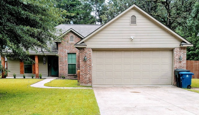 Charming, Quiet, South Shreveport Retreat King Bed