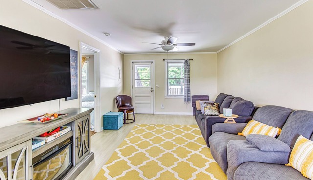 Charming Shallotte Home ~ 4 Mi to Ocean Isle Beach