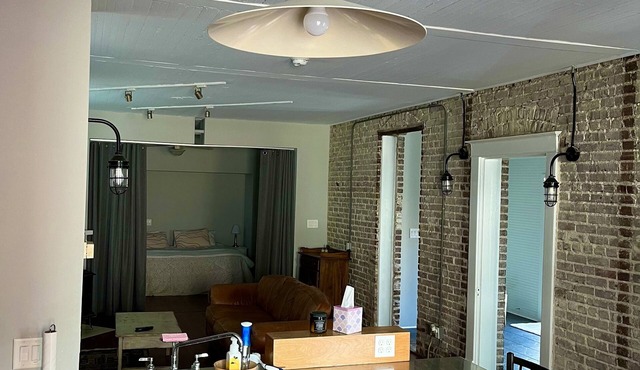 Charming Studio on in Heart of Downtown in Charleston