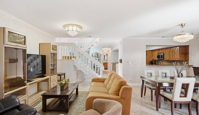 Charming waterfront townhouse in Deerfield Beach