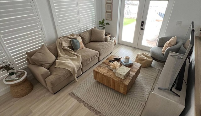 Charming Waterfront 2-bed/2 bath/WiFi, AC in very quaint Key Largo neighborhood in Key Largo