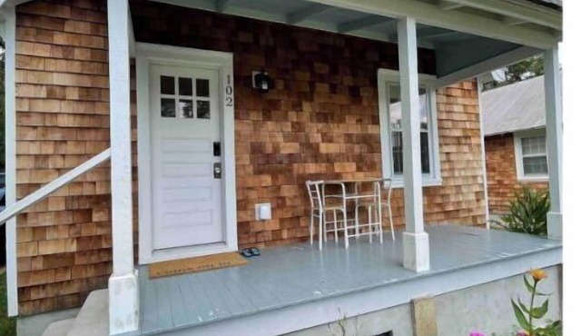 Cheerful 2-bedroom Edenton bungalow getaway