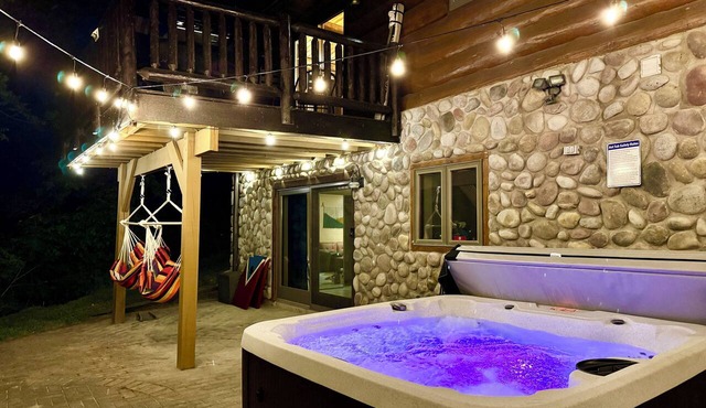 CherryValley Cabin+ Hot Tub+Sauna+Scenic Riverfront in Cherry Valley