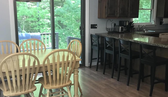 Clean Comfortable Chalet Located In The Heart Of The White Mountains in Bethlehem
