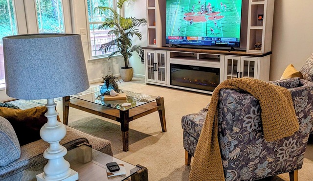 Clemson House, close to CU, across from Patrick Square, perfect for groups!