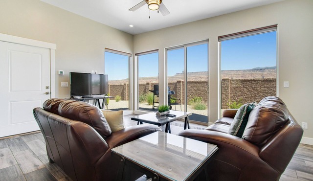 Comfortable Moab condo with patio and views - close to Arches and downtown in Moab
