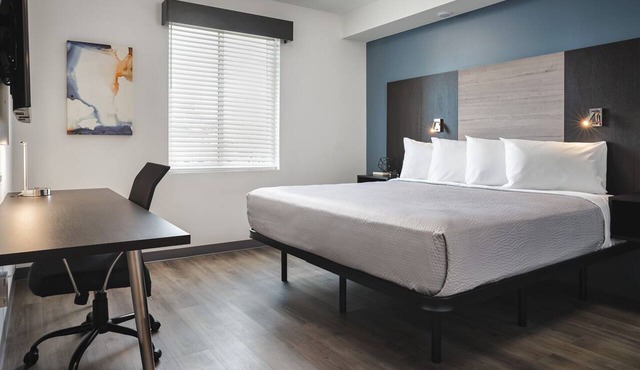 Contemporary Extended Stay Suite | Free Parking | Six Flags Over Georgia -4.1 mi in Lithia Springs