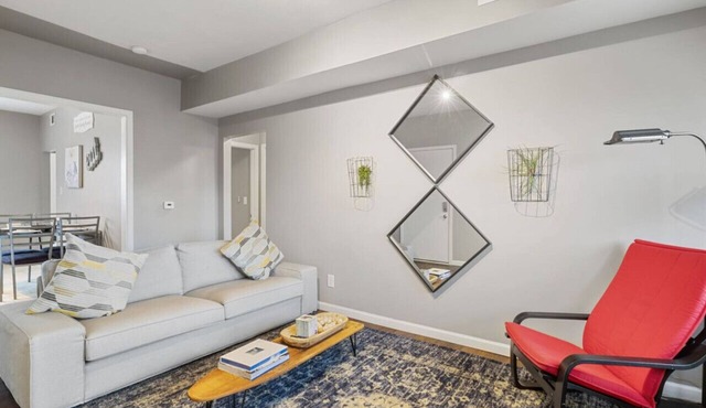 Convenient | Pet & Baby|Near Convention & Hospital in Indianapolis