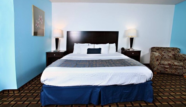 Coratel Inn & Suites By Jasper Newton - 1 King Bed NS