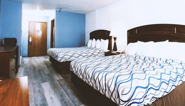 Coratel Inn & Suites by Jasper Park City - Wichita North - DQBNS