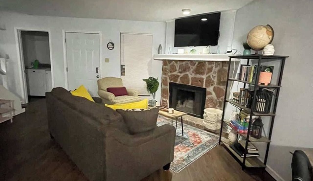Cozy 2BR 2BA apt close to Siegen & Womans in Baton Rouge