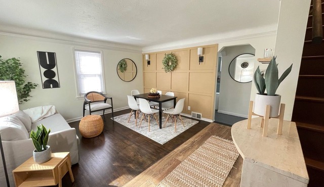 Cozy 5BR & 2 Bath-CLE, BW, IX Center-walkout basement - firepit - dog friendly!