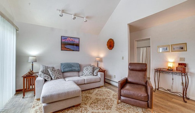 Cozy Anchorage Vacation Rental Near Hospitals!