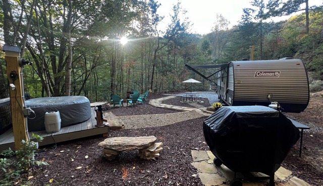 Cozy Camper in Charming Whittier with Heat & AC