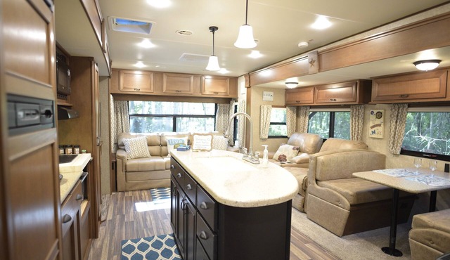 Cozy Camper~New Wash Shed~Fast Wi-Fi~Comfy Bed~Fire Pit~Near Croquet Club