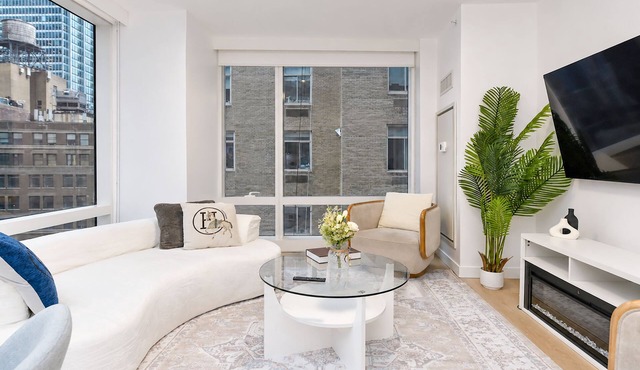 Cozy & Modern 2BR/2BA in Downtown NYC
