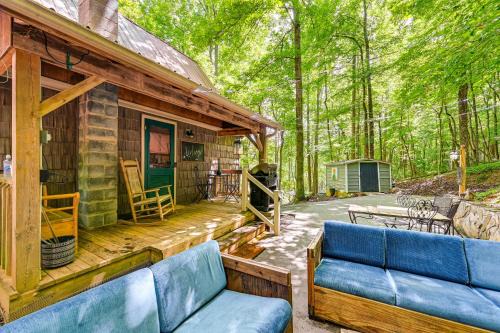 Cozy Nature Escape! Roaring Gap Cabin w/Patio