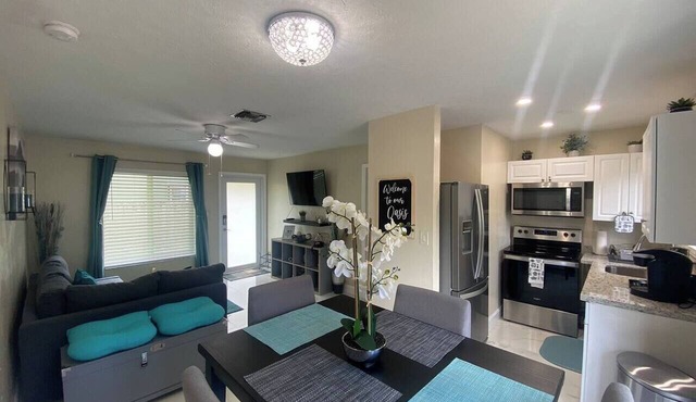 Cozy Oasis Location Near Beach & Downtown -15 Min