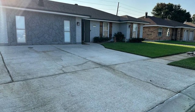 Cozy private suit inside a home in awesome Kenner with AC, WiFi in Kenner