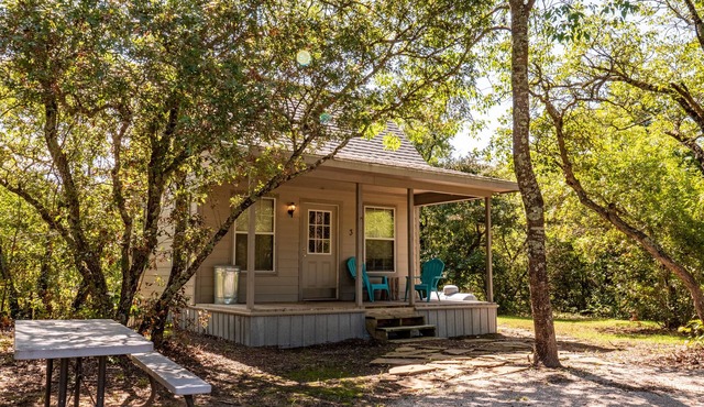 Cozy Rustic Cabins for Self or Family Retreat in Whitewright
