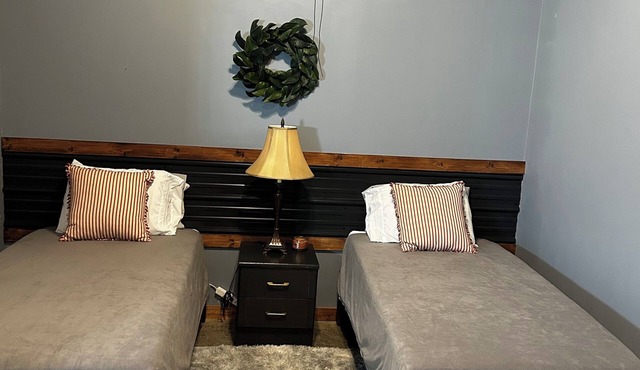 Cozy studio in enjoyable Gypsum with AC, WiFi in Gypsum