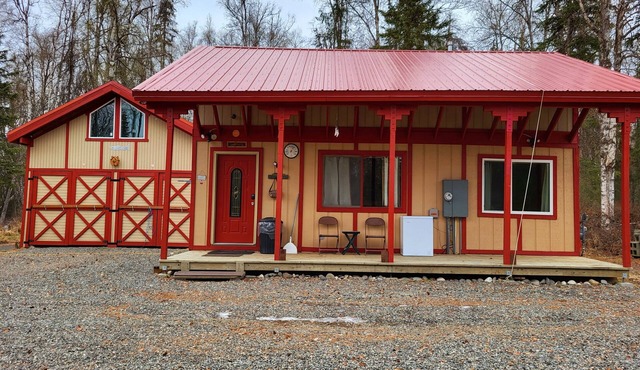 CUTE CABIN 10 MINUTES FROM TOWN AND FISHING