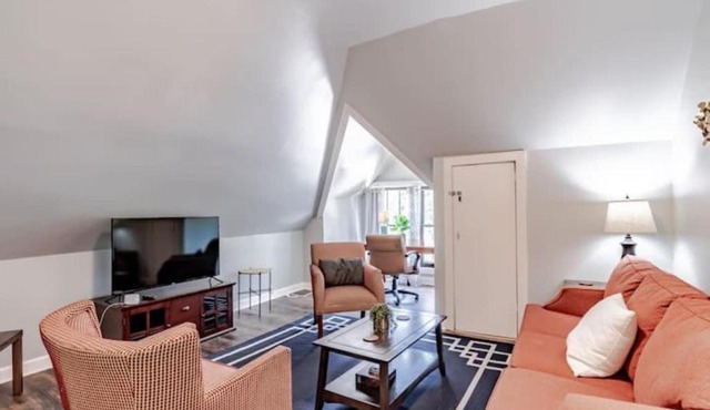 Dauphin District Darling-4 Apartments-FullBuilding in Mobile