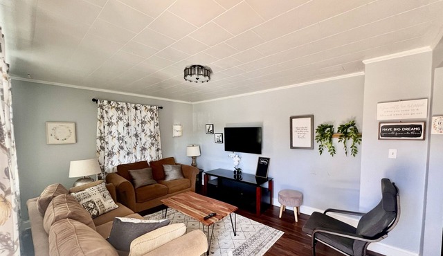 David's Place, Relaxing, calm 3 bedroom 2 full baths in a quiet neighborhood.