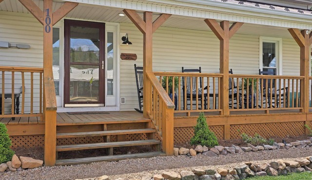 Delightful Appalachian Trail 2-bedroom lodge with AC in Central Damascus