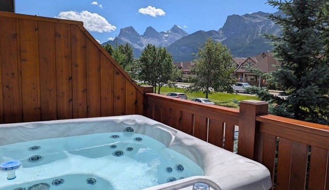 Designer Home, Private Hot Tub in Canmore