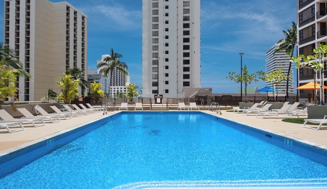 Diamond Head and Partial Ocean views with 2 Beds and Parking