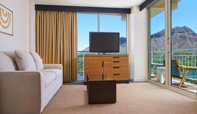 Diamond Head View Junior Suite | Kaimana Beach Hotel | Steps to the Beach