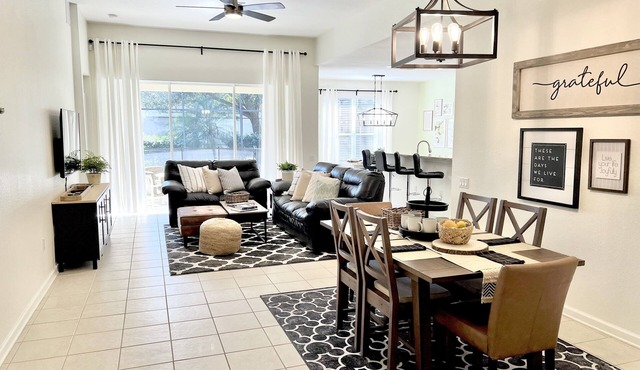 Disney South facing Pool Home, 5 minutes from Disney, Complimentary pool Heat!