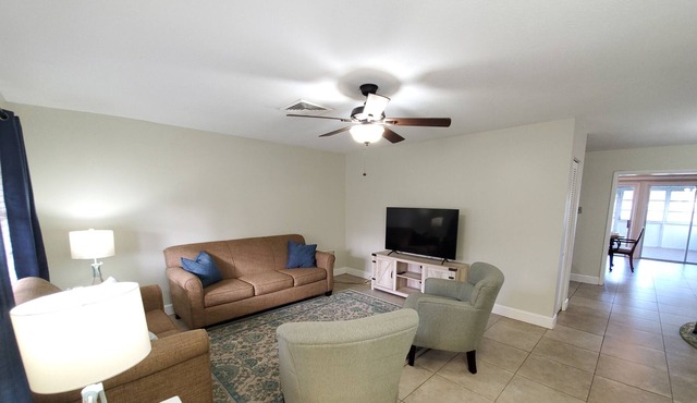 Double Master suite, 4 br 3ba home ready for your family and friends! in Melbourne
