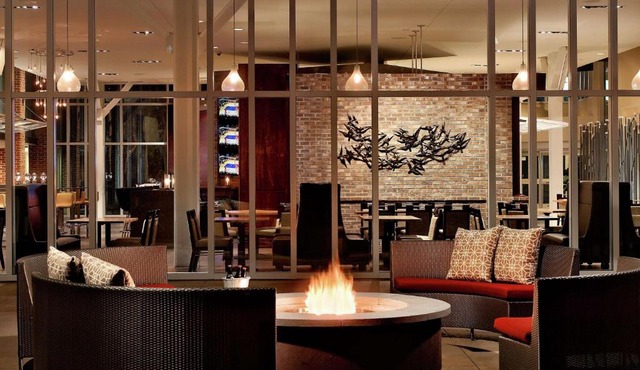 DoubleTree Hotel & Suites Charleston Airport in Charleston