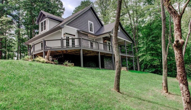 Dynamite Ridge | Mountain Home Near Asheville | Private Hiking