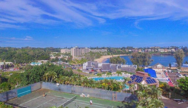 Easy Beach-Close Living in Breezy Lihue