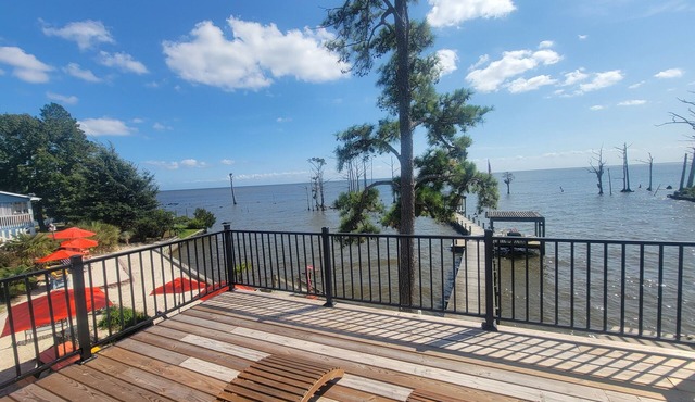 Edgewater "The Landing" Coastal 3 bedroom Duplex. Private beach, Relax and enjoy
