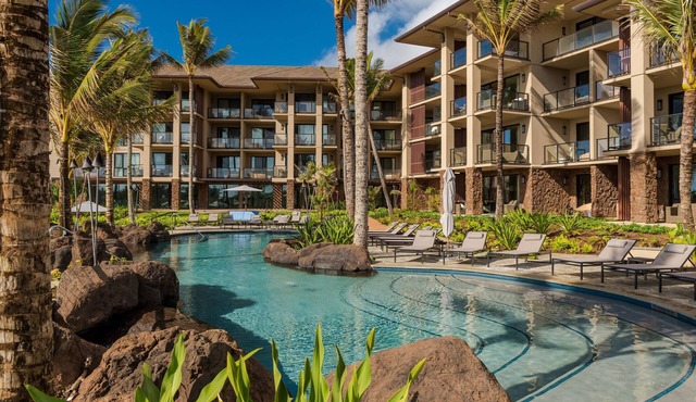 Elite 4-Bedroom Signature Suite w/Living Area and Grand Oceanfront Balcony