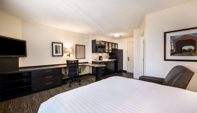 Experience Jacksonville's Rich Culture & Nature in Style! Pets Allowed, Kitchen! in Jacksonville