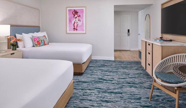 Explore Hawaii's Most Hawaiian Hotel, 2 Luxurious Units, With Top Amenities