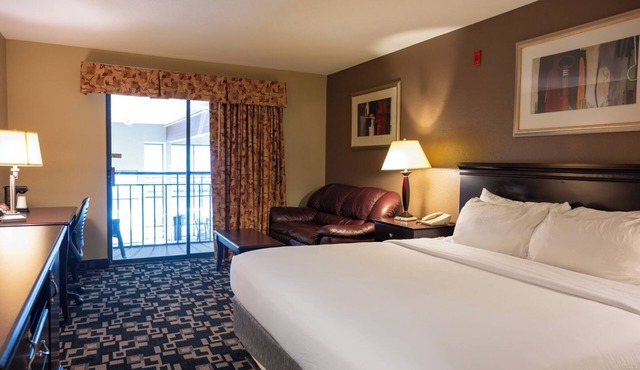 Express Suites Riverport Inn & Suites