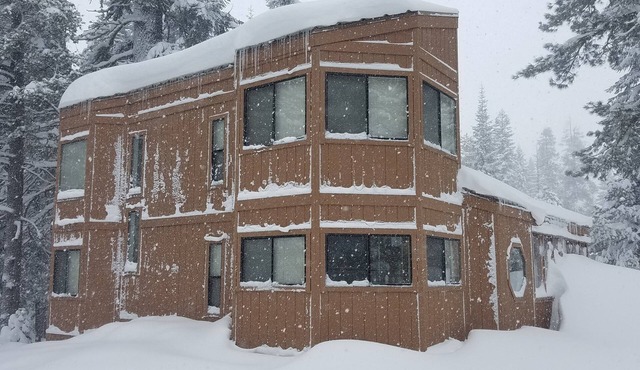 Fabulous 3-bedroom family house in Bear Valley perfect for your mountain getaway in Bear Valley
