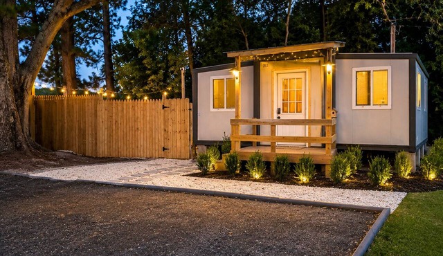Firefly Hollow, Fire Pit & Outdoor Shower, 6 Minutes to Coushatta Casino