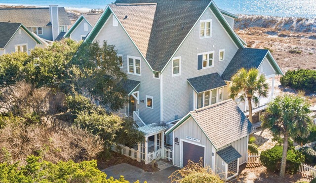 Front Row View of the Ocean Luxury 5 Star Sleeps 10 Pet Friendly w BHI Club