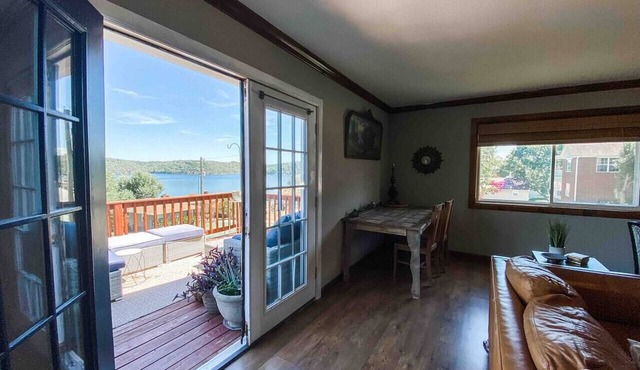 Fun Beaver Lake Getaway+Views+Hot Tub