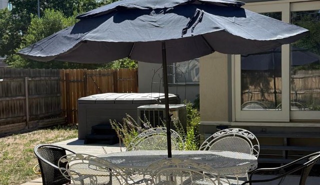 Garden City House with Hot Tub