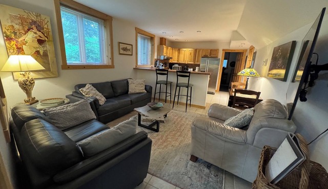 Girdwood Alaska rental near ski resort. Customers rave: so cute, clean and cozy!